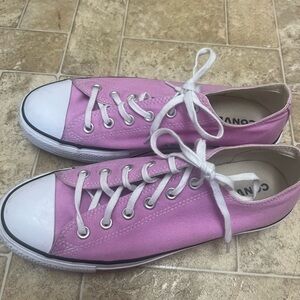Pink platform converse